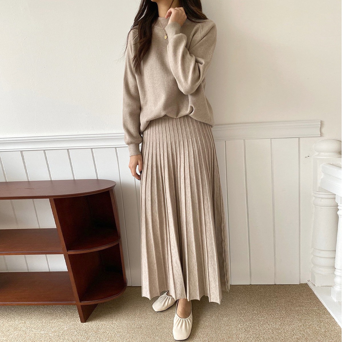 Jenne Loose Round Knit Pleats Pleated Long Skirt Two Piece Set