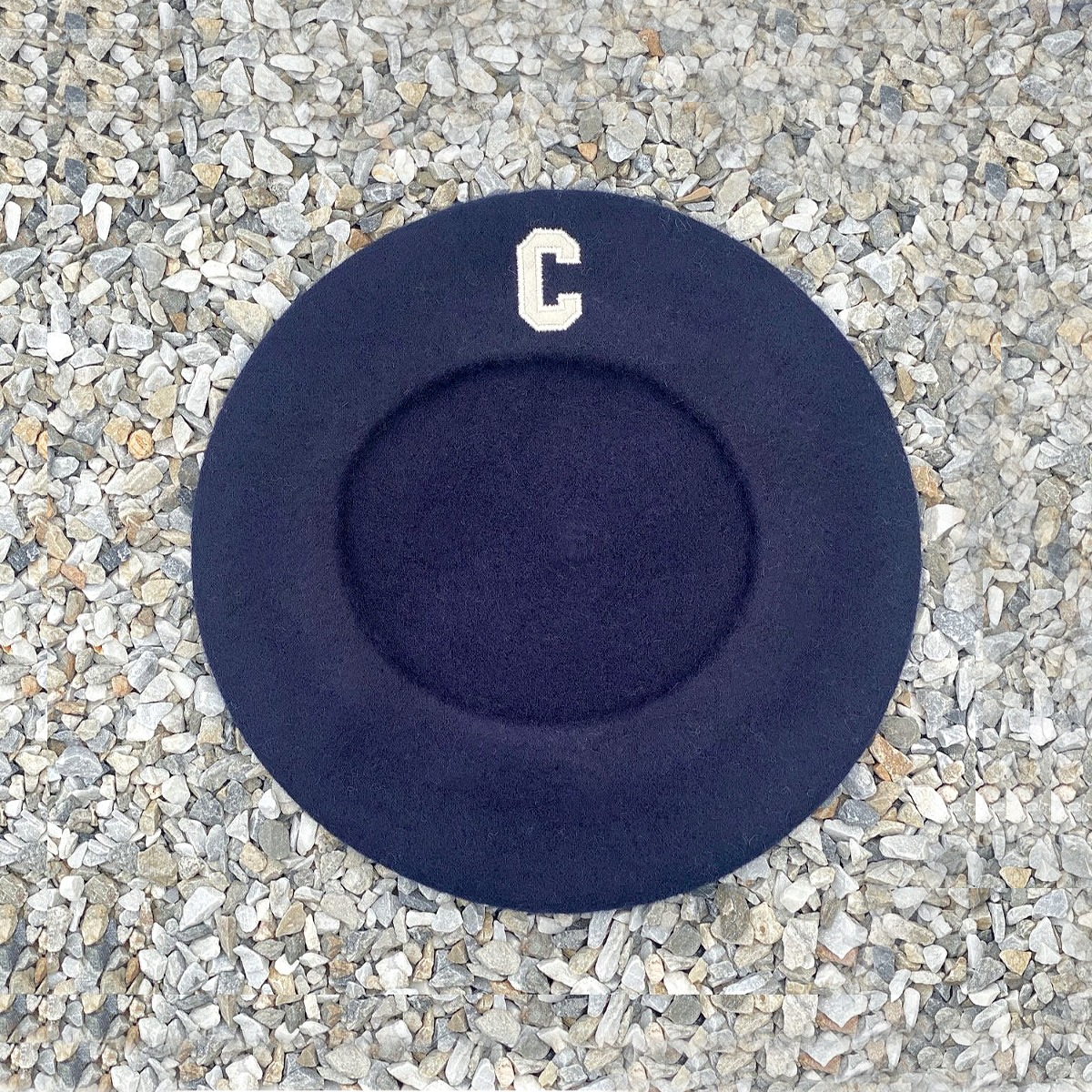 C logo wool beret